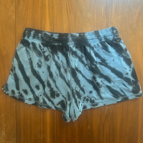 Feat Clothing women shorts in sweatshirt material | large | “Volt” blue tie-dye - Picture 5 of 8